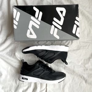 FILA Memory Frame V6 Women’s Sneakers Sz 7.5 NIB